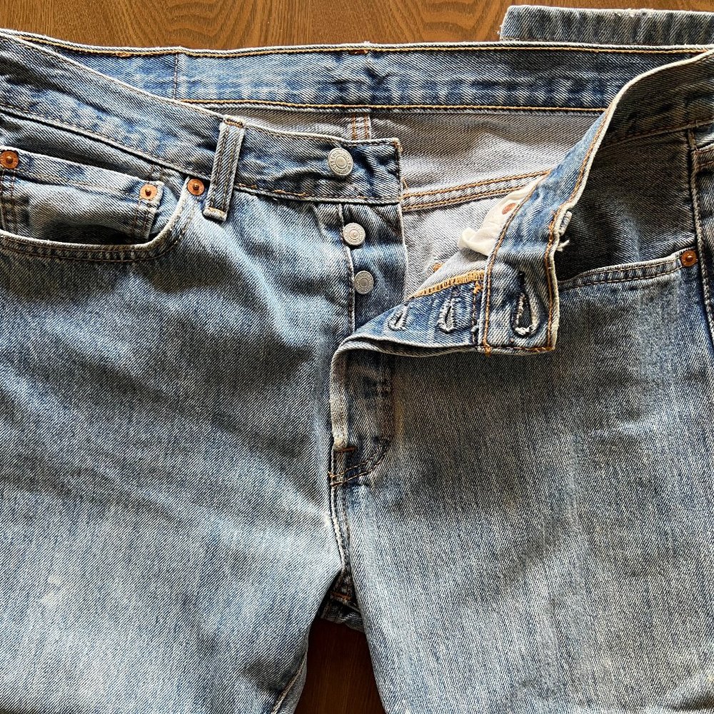 Vintage Distressed/Worn Levi 501 Jeans 33x30